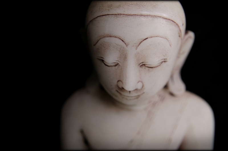 Extremely Rare 17C Alabaster Sitting Ava Buddha #DW014